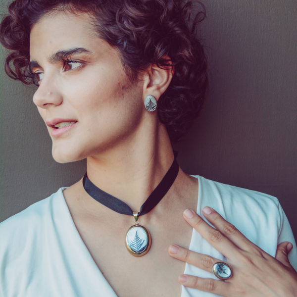 Jewelry set : Collar, anillo y dije de Concha de Nácar con fotografía de Hojas de Helecho